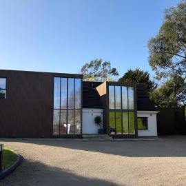 Modern Luxury Home Sleeps 20, hotel di Lispapple Cross Roads