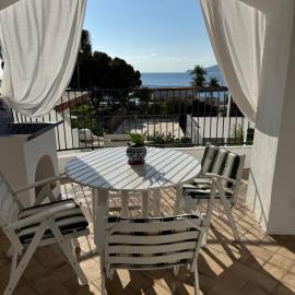 Il Portico sul mare، فندق في سانتا مارينا سالينا