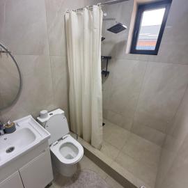 Коттедж в новом Центре Отдыха Alfa на побережье Иссык Куля, hotel in Kosh-Kël'