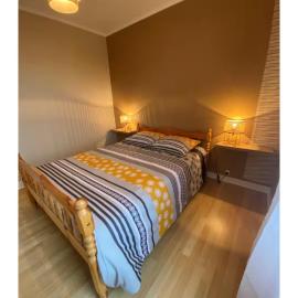 Maison ar vro 10 au coeur de la Bretagne, hotel em Pleyben