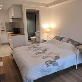 Studio with garden Villa Nemours, hotel di Chaville