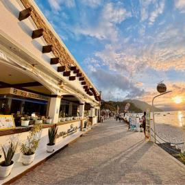 White Beach Resort Bar & Restaurant