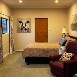 105 Mary St Westbury، فندق في Westbury