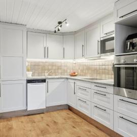 Lake house with magnificent views, Hotel in Bodø