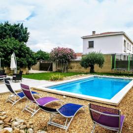 House with pool in Provence