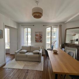 Appartement de 2 chambres situé à 3 minutes du métro comprenant une cuisine équipée, lave-linge et Wi-Fi haut débit, hotel in Montrouge