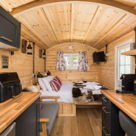 New Chic Shepherds Hut in Bourton on the Water, hotel v destinaci Bourton-on-the-Water