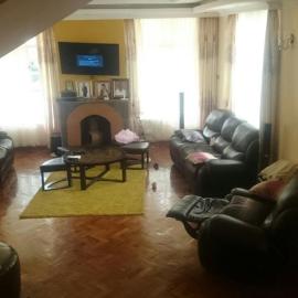 Mutabari's Home، فندق في Kitengela 