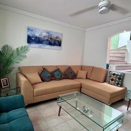 Casa Corazón de Boca, steps from the beach and restaurants โรงแรมในโบกา เดล ริโอ