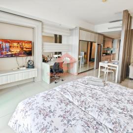 Cozy 1BR Kemang Village Apt Pool, Gym, Wi-Fi, hotel in Jakarta