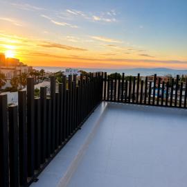 Elegant Private Room with Ocean View & Sunset Terrace