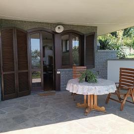House in the hill overlooking the Alps area Lake Maggiore and Orta, hotel a Gattico
