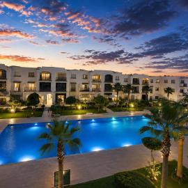Appartement Premium Vue sur piscine & Jardin Privé, hotel in Ben Slimane