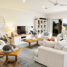 Luxury Home Minutes From Town
