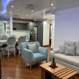 Departamento de lujo 3 dormitorios y parqueadero、ラタクンガのホテル