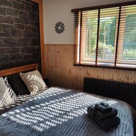 Swallows Nest - Yarrow Valley Family Studio -Sleeps 4- with Garden Access and Hill Views, hotel a Selkirk