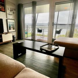 2 bedroom GRANNY FLAT PET-friendly Car WATER Views, hotel in Russell Island