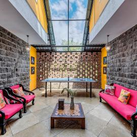 CosmicStays Raanjai By the River -Vintage Homestay، فندق في Paud