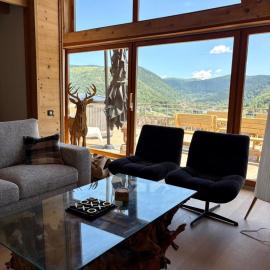 Le cerf N, bain nordique, vue montagne, 8p