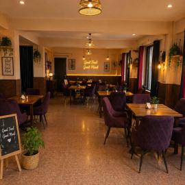 The Maiden's Blush, hotel sa Chachyot