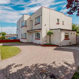 Art Deco House in the Centre