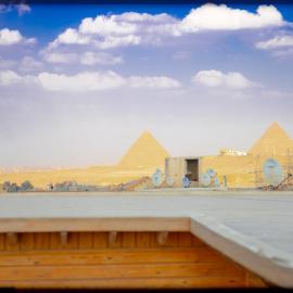 Spacious 2 bedrooms 1 bath with rooftop minutes to the Pyramids, hótel í Ghaţāţī