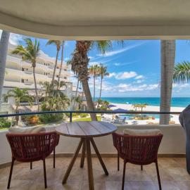 Beachfront Costa Azul Mira Vista Stylish View, hotel u gradu San Hose del Kabo
