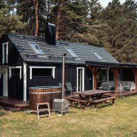 Kihnuvillas - Metsäkodu