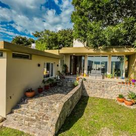 Casa Ola Relax in private neighborhood with pool, מלון בVaqueros