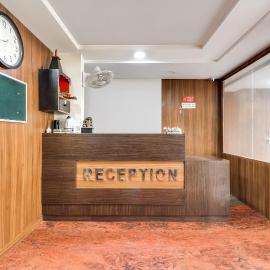 Super Capital O Seven Wonders Inn Near Sahara Ganj Mall