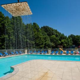 Lac Bleu 39, hotel in Lacapelle-Marival
