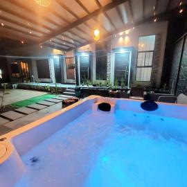 River Suite at Luna Negra Suites & Spa, hotel in El Castillo de La Fortuna