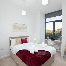 Leeds Dock Waterfront Gem, Sleeps 6 With Free Parking