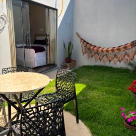 QUARTO NO CENTRO DE CAETITÉ - WI-FI, Ar-condicionado e Garagem, hotel en Caetité