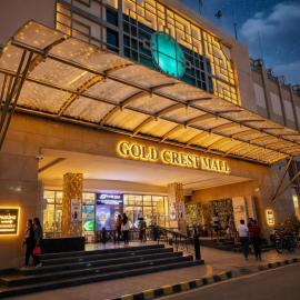 Goldcrest Alfatah Mall Lahore - Luxury Apartments by Alvis Suite, מלון בלאהור