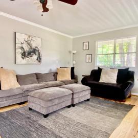 Cozy Home Away From Home - Pet-friendly, King bed, hotel in Charleston
