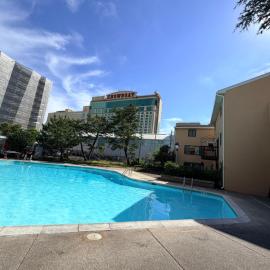 At the Beach Gate Beautiful one bedroom with Pool