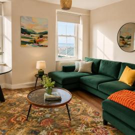 Stylish Harbourfront Apartment with Best Sea Views