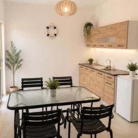 Seaside Apartment in Qerret