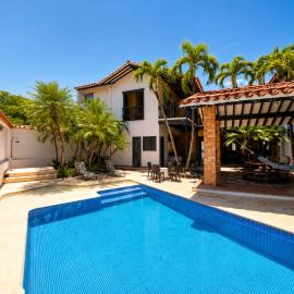 Espectacular Casa en Cauca viejo con piscina, jacuzzi y turco, hotell i Jericó