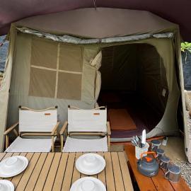 serlok glamping river side, hotel v mestu Ciater