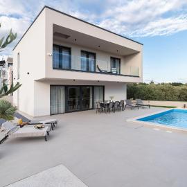 Lovely Home In Tribunj, hotel in Tribunj