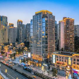 YANG TRAVEL Hotel Chongqing Beibin Road, Amazing High-floor River View Overlooking Hongya Cave Scenic Spot, A Short Walk to Metro Line 9, Close to Local Food Streets, Jiefangbei & Guanyin Bridge, 24H Warm Butler Service for All Guests