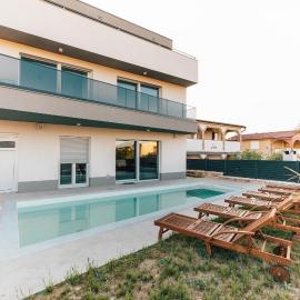 Villa Aura Vir, hotel u Viru