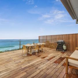 Pierview 45 Luxury Residence, хотел в Лорн