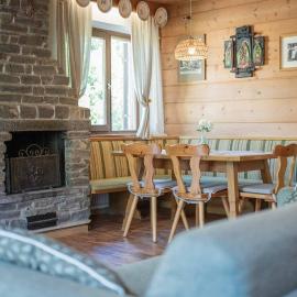 Alpen Suite Apartment, hotel in San Vigilio Di Marebbe