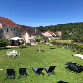 Deux Rivières Entre Yonne et Cure, hotelli kohteessa Montillot