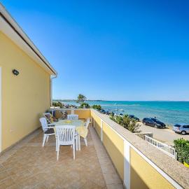 Apartments Dominique, hotell Ninis