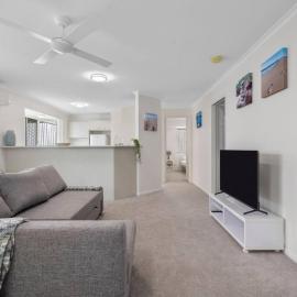 Cozy 2BR villa in Maroochydore, hotel in Maroochydore