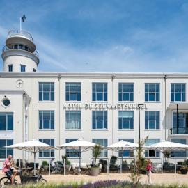 Hotel De Zeevaartschool, Hotel in Vlissingen